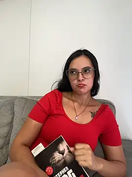 Chatroom XXX en direct de EmmaCurvyy