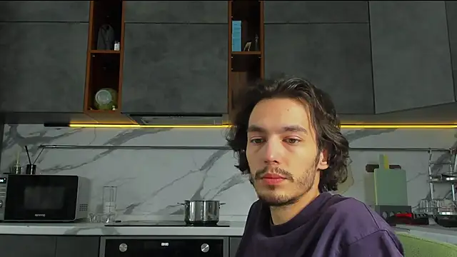 XXX chat uživo modela MitchelKurs