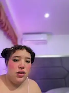 hinata_dolly élő XXX-chatje