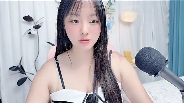 Winnie666999 现场XXX聊天