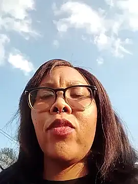 ShantelBootyBoobs élő XXX-chatje