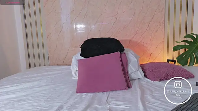 Ethan_mullers élő XXX-chatje