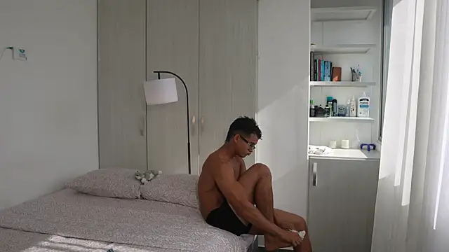 Paradise_boy__ Chat XXX in diretta