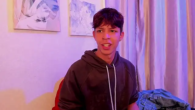 Chat XXX en directo de Ethan_qop
