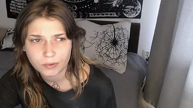 AlienforTwenty Chat XXX in diretta