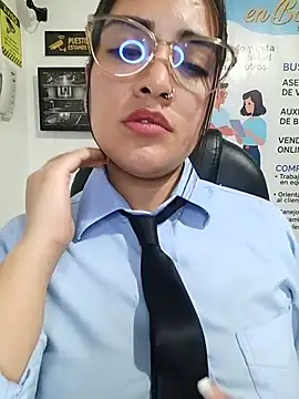 Chat XXX en directo de MAYE__13