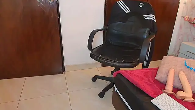 Chat XXX ao vivo de Kataleyamilf69_