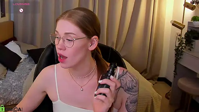 Alison_Doody Chat XXX live