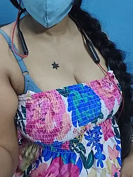 Tamil_Vennila_ Live XXX-Chat