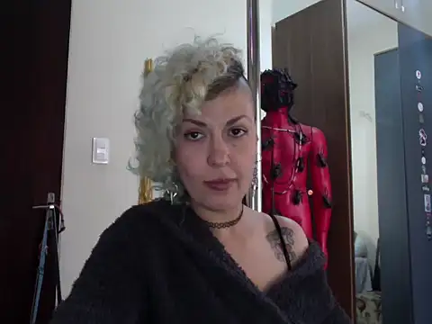 MariLouM Chat XXX in diretta