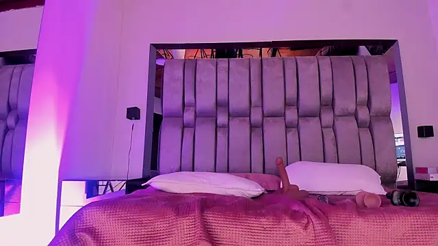 Chat XXX en directo de NikkySmiith