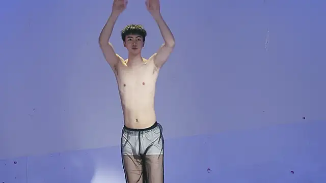 YLBOY-777's Live XXX Chat