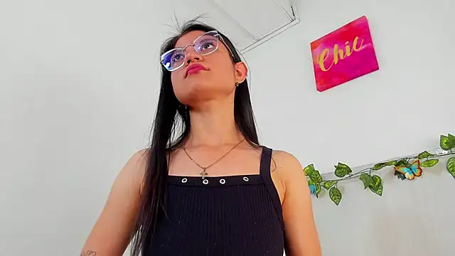 LindaCatalina_ Chat XXX live