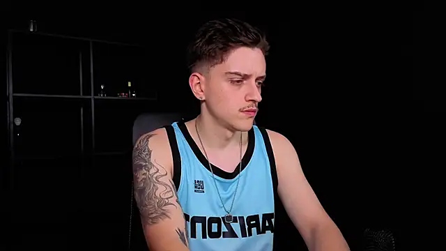 Онлайн чат XXX FelixStarkk