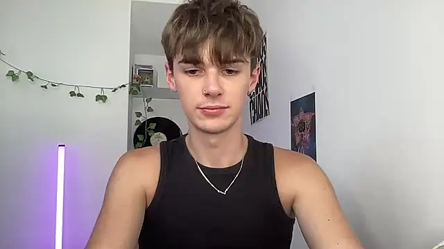 Živý XXX chat YourMilkyGuy