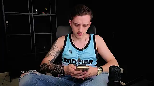 FelixStarkk 라이브 XXX 채팅