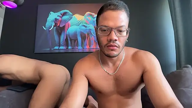 highlatin_guysoficial élő XXX-chatje
