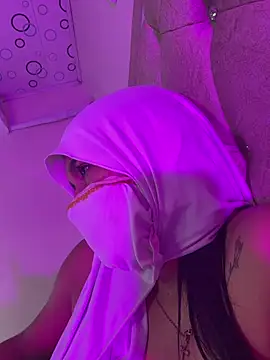 Chat +18 de Yasmina_Noir ao vivo