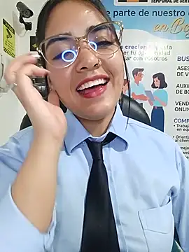 Chatroom XXX en direct de MAYE__13