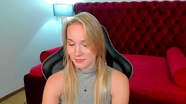 Chat XXX en directo de ElaraVoltage
