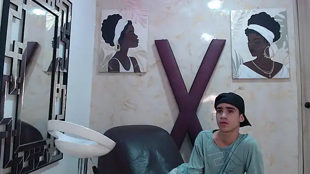 XXX chat uživo modela GOLDEN_BOSS