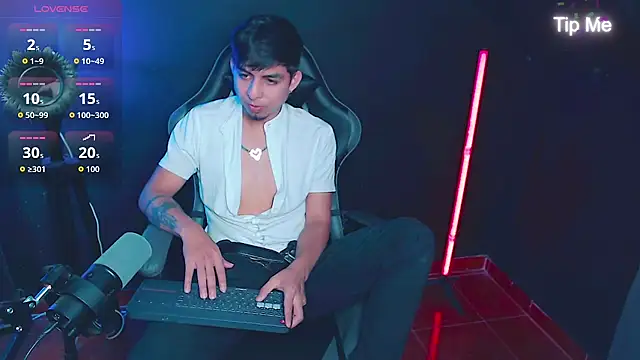 ALPHA_LATINO Live XXX Chat