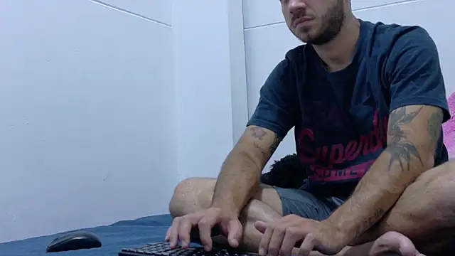 Santhiago_Jonnes Chat XXX in diretta