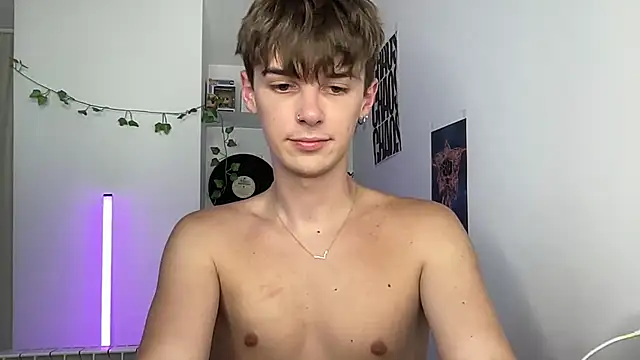 XXX chat uživo modela YourMilkyGuy