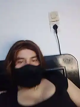 banouti28's Live XXX Chat