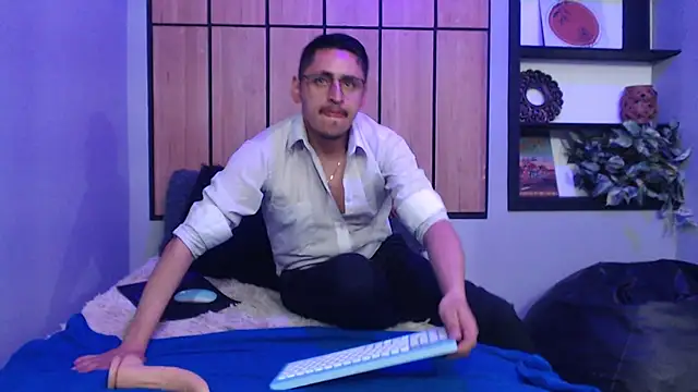 kevin_23_ Live XXX Chat