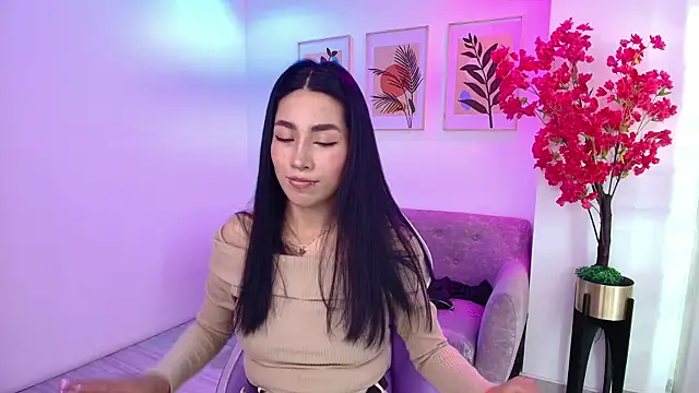 Rainy_dolln Live XXX chat