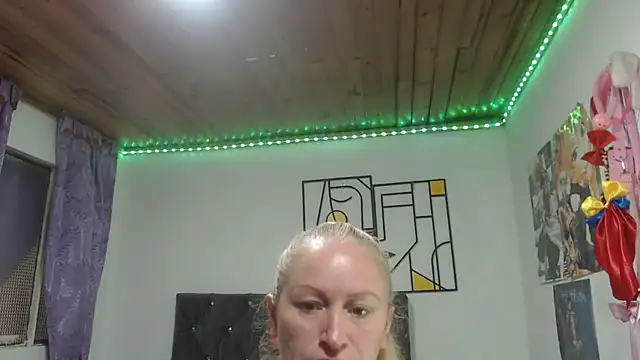 Živý XXX chat emperabigbootybigass