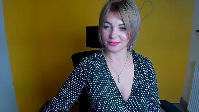 Chatroom XXX en direct de CuttieEmma