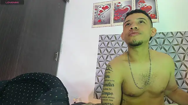 צ'אט XXX בשידור חי של Benjamin_lich