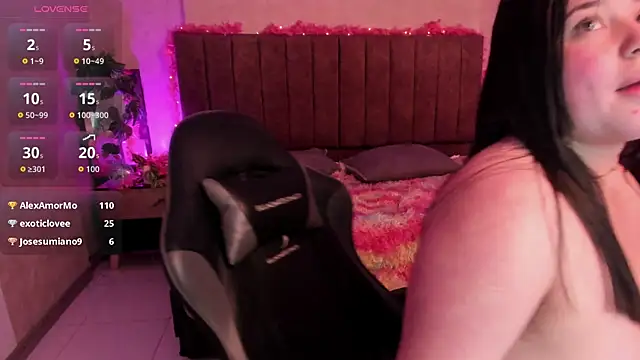 צ'אט XXX בשידור חי של Julieth_Caandy