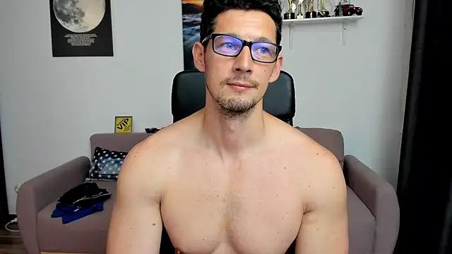 BrutusK08 Chat XXX live