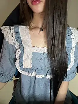 Yiyina_17's Live XXX Chat