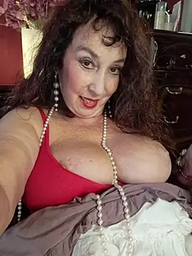 GypsyEsmeralda 即時 XXX 聊天