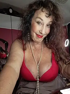 GypsyEsmeralda Live XXX Chat