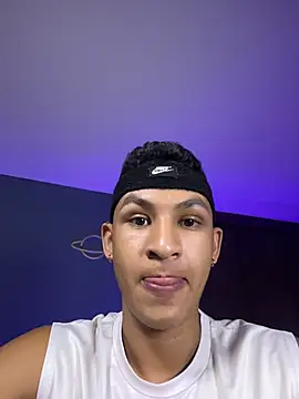 liuscast22's Webcam Show