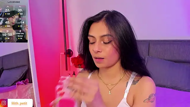 lilith_petit_'s Live XXX Chat