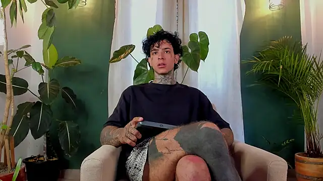 Czat XXX na żywo – Aron_ford