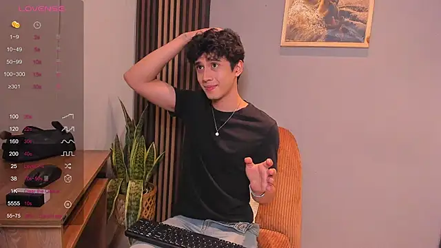Milan_saint Chat XXX live