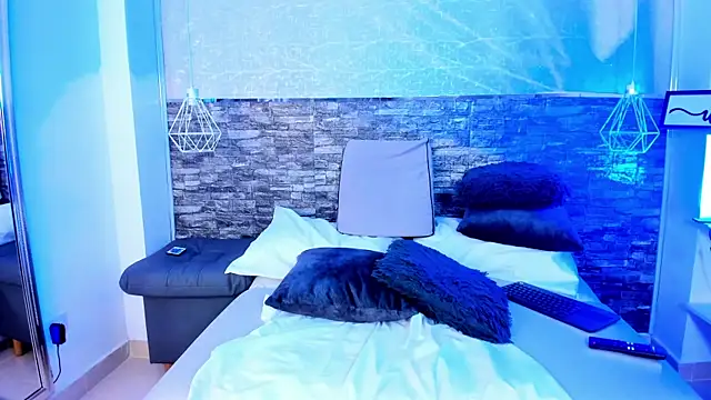 apolorusso Adlı Modelin Canlı XXX Sohbeti