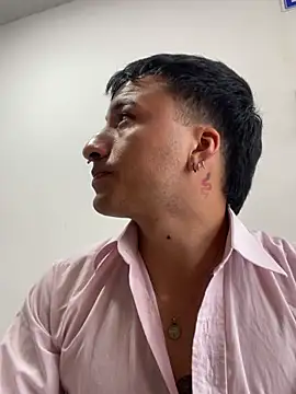 SirDamian Chat XXX in diretta
