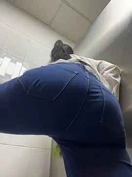 LuxeBrunetteXXX élő XXX-chatje