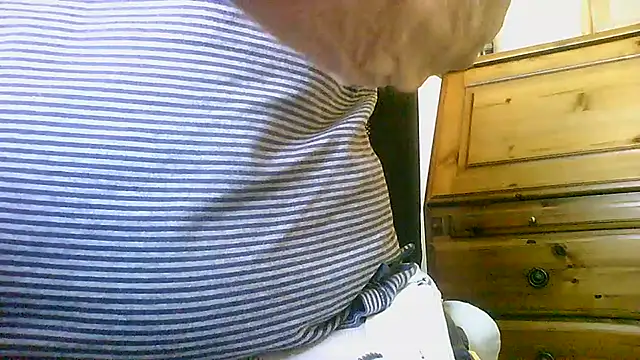 Show modela mikeybed na web-kameri