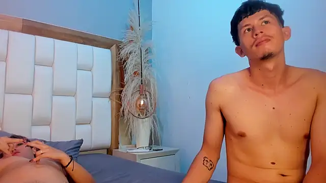 Amy_and_Alex Live XXX-Chat