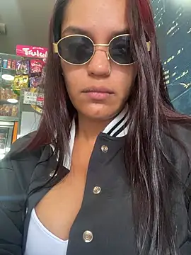 Sara-77 élő XXX-chatje