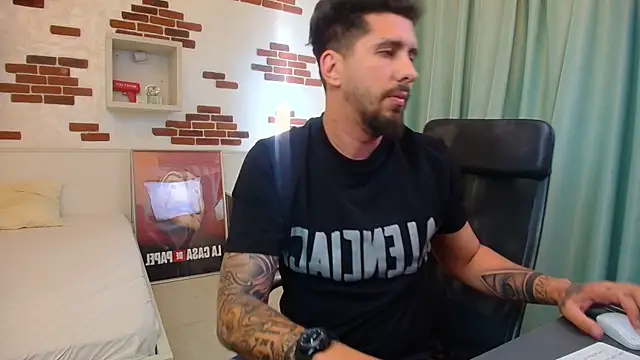 LoganStroudn Live XXX chat